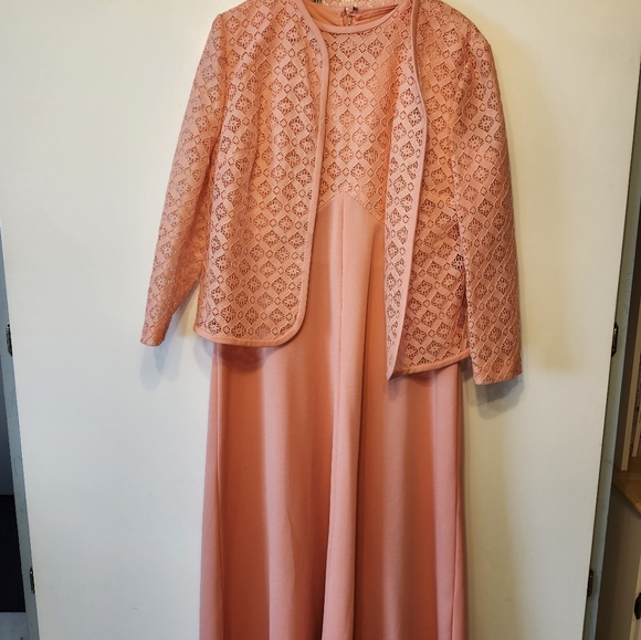 Aliens Fashions Vintage 1970's Coral Lace Upper Hostess Maxi Dress - Picture 2 of 4